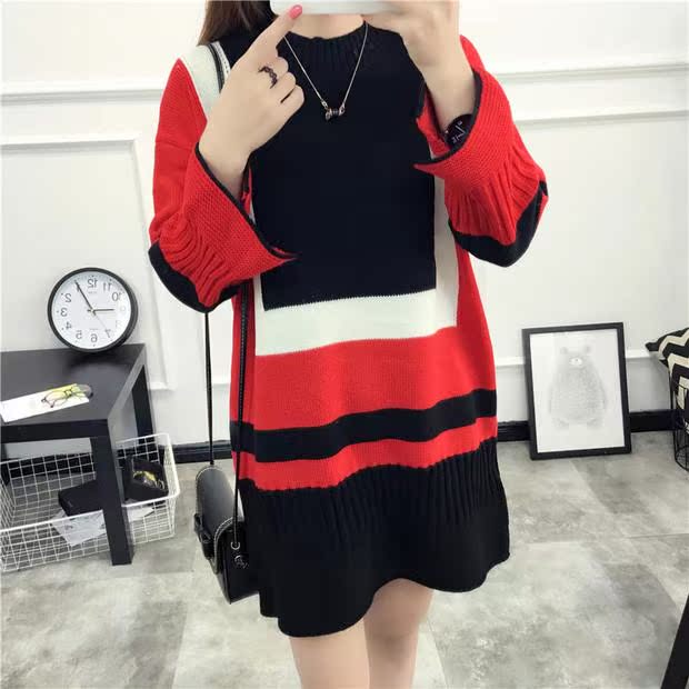 Mùa xuân và Mùa Thu Mới Vòng Cổ Retro Ruffle Knit Dress Đuốc Tay Áo Tương Phản Sọc Vuông Nữ Áo Len Dài đầm trung niên sang trọng