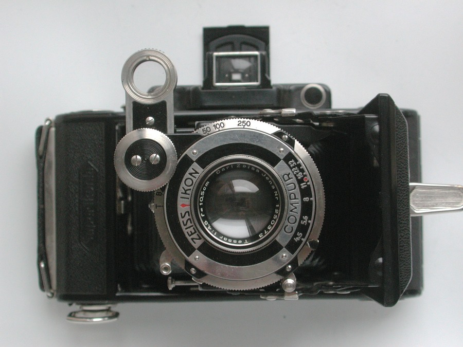 Zeiss Zeiss Super Ikonta 530 2 large eight Tessar lenses with yellow spot linkage ranging