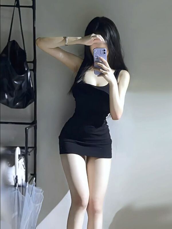 Summer New Style Vest, Pure and Sexy Style, Black Spaghetti Strap Dress, Elegant and Slim-Fitting, Elastic Hip-Hugging Short Skirt Summer New Style Vest, Pure and Sexy Style, Black Spaghetti Strap Dress, Elegant and Slim-Fitting, Elastic Hip-Hugging Short Skirt