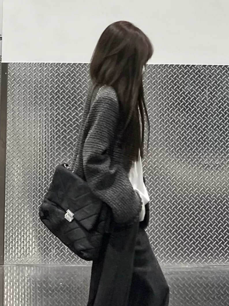 ，，。