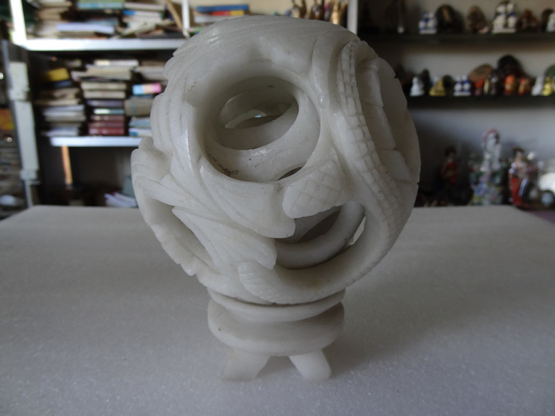 Antique collection 6-layer jade ball with bottom support