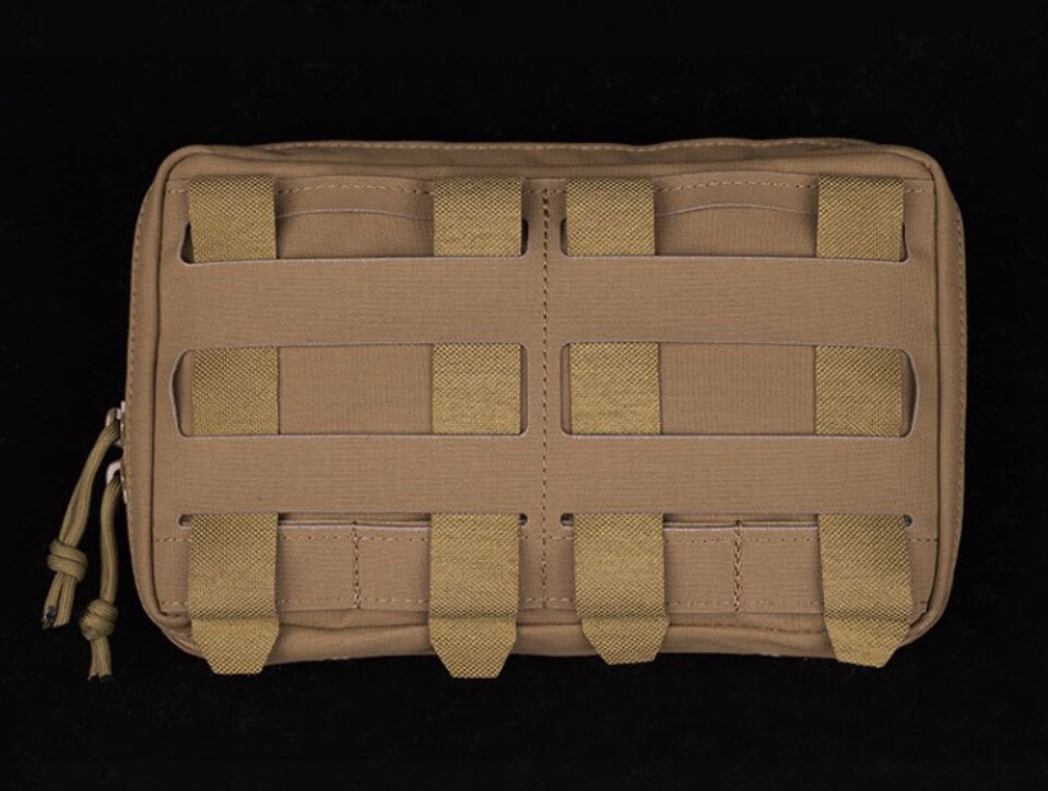 Большой тактический жилет, световая панель, система хранения, универсальные аксессуары      