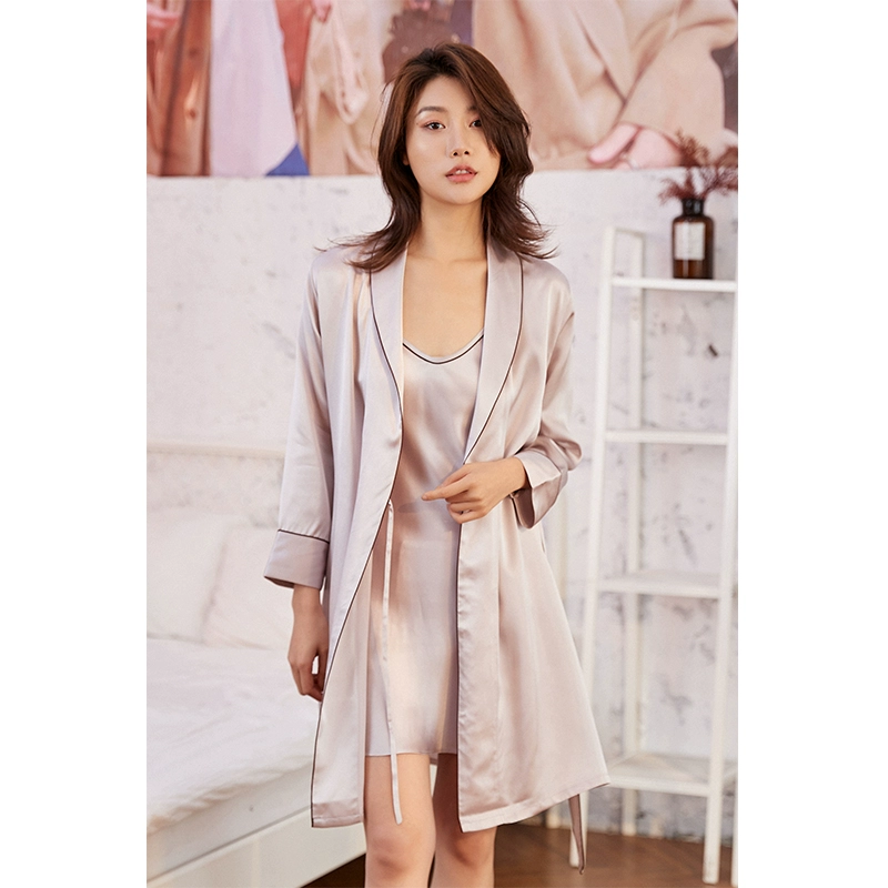 Qichen lụa váy ngủ của phụ nữ hai mảnh dây treo đồ ngủ dâu tằm váy ngủ buổi sáng áo choàng dịch vụ nhà 2020 mùa xuân và mùa hè mới - Night Robe