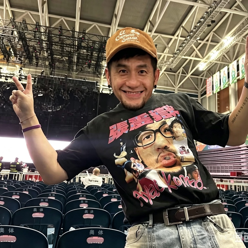 Zhang Zhenyue's Same Style Shanghai Tour Limited Edition Portrait Photo Print Unisex Couple American Retro Short-Sleeve T-Shirt