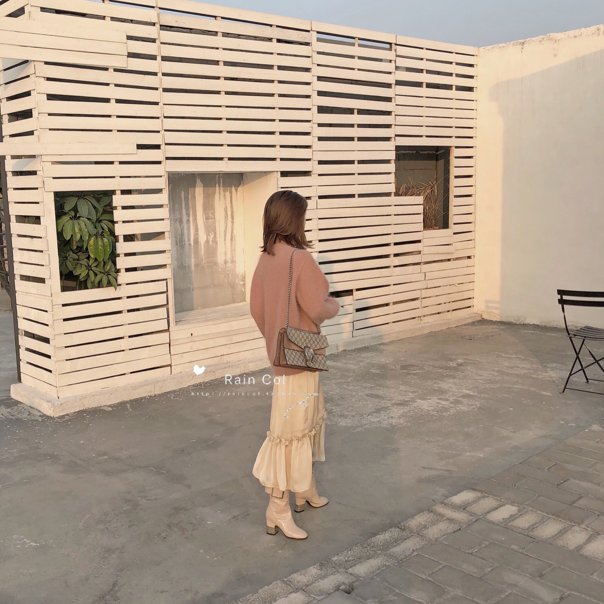 [Mưa Col] bí ngô màu olive màu xanh lá cây tỷ lệ cao nước chồn vòng cổ lỏng cổ điển áo thun áo len áo len ba lỗ nữ