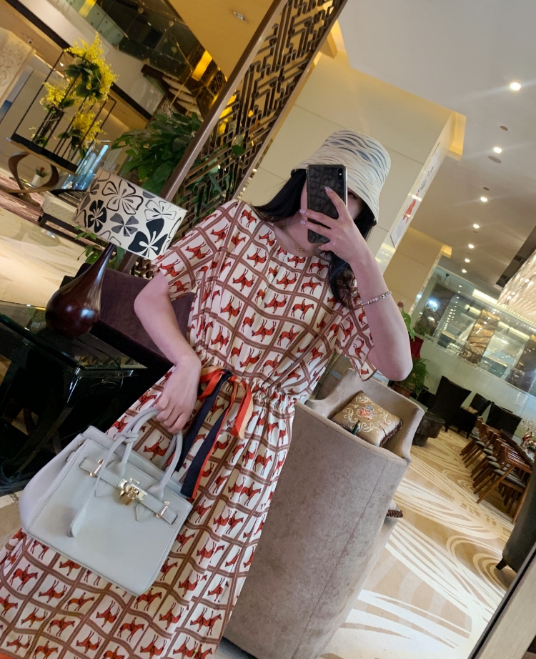 Love it. European and American high-end big-name temperament French silk dress summer thin section small man 2022 new style