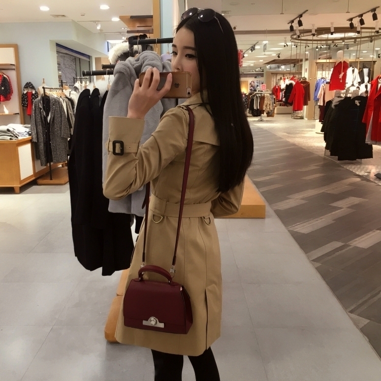 Classic Jun Yong ~ Special Cabinet 2022 New Sashimi Slim Double-Row Buttoned With Long Version Windsuit Woman Coat