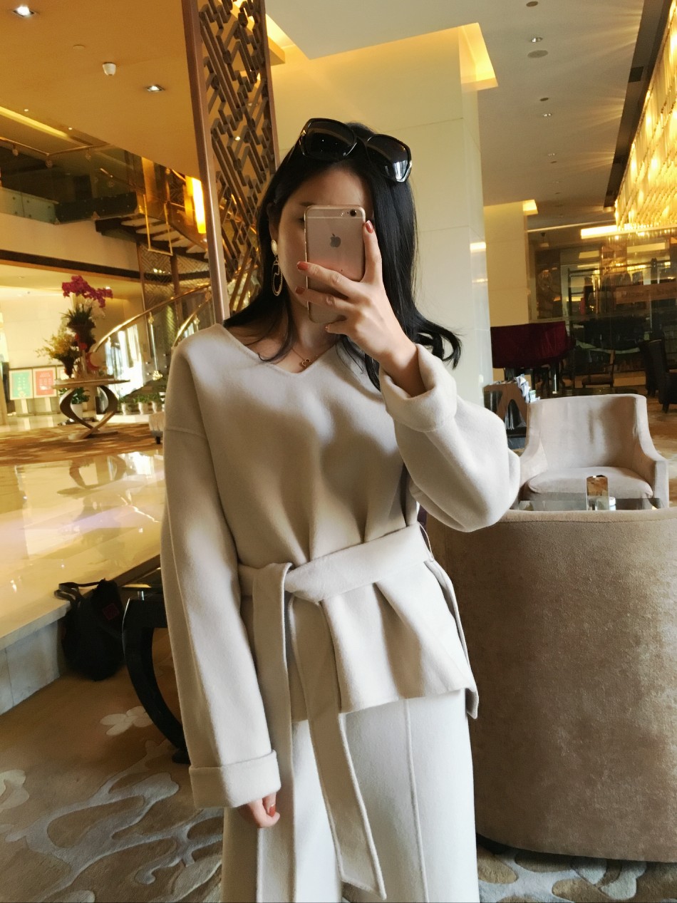 Nhìn vào hình ảnh, đây được gọi là tính khí ~ tinh khiết tay tăng gấp đôi hai mảnh ngắn thiết nữ 2018 mùa thu và mùa đông mới áo khoác dài nữ