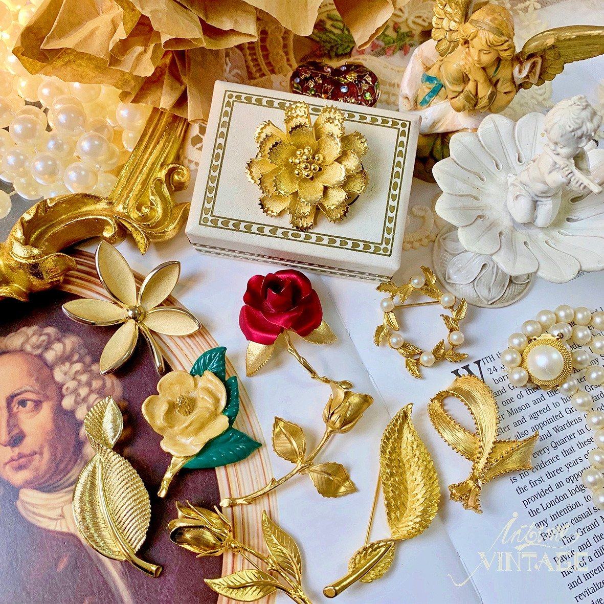 Western antique jewelry vintage Vintage American medieval engraving vintage gilded leaf rose coat corsage needle