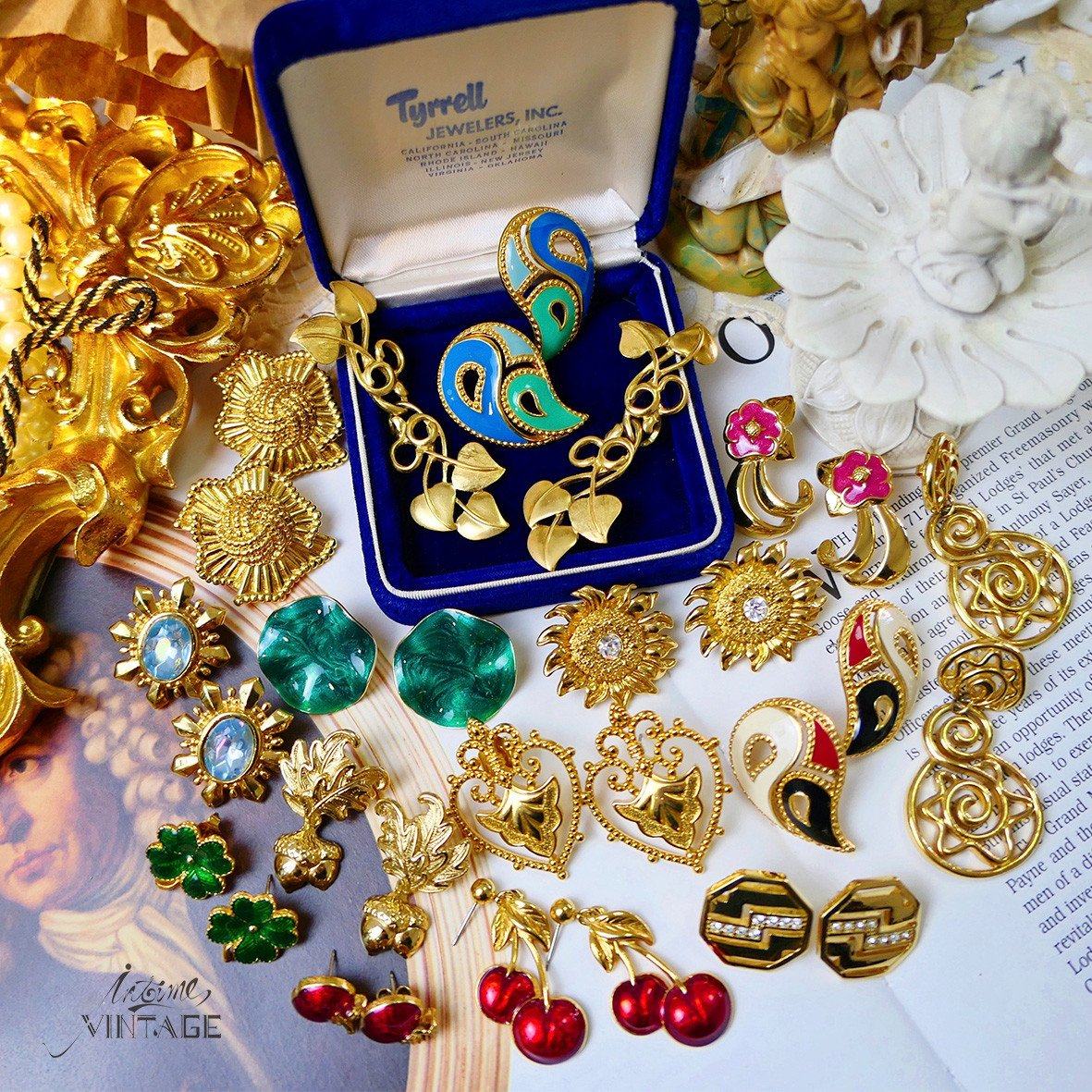 Vintage American antique jewelry Avon Avon temperament second-hand engraved gold-plated enamel zircon earrings earrings