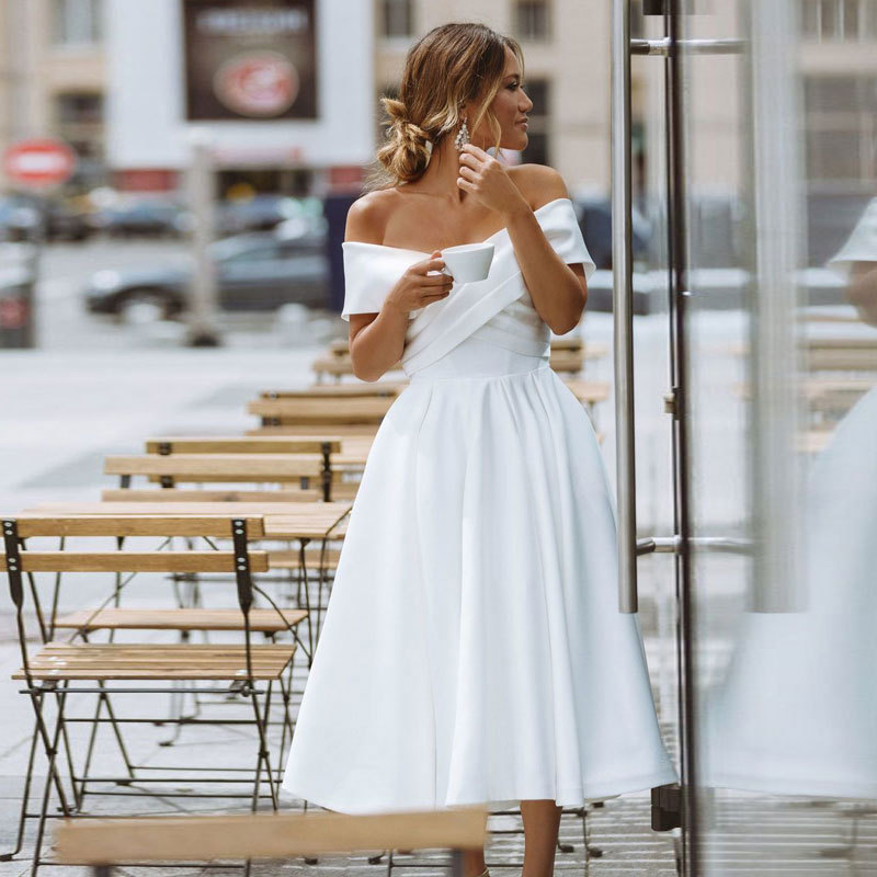 Wish new satin wedding dress with an elegant and simple off -the -shoulder service winter Wedding Dresses