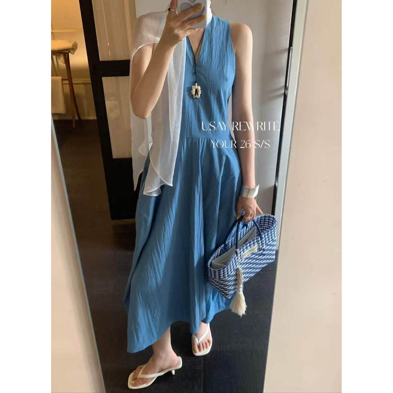 Us European-Style Dress with Silk Scarf and Ribbon, Women's 2026 Summer Niche Textured V-Neck Mid-Length Sleeveless Tank Dress
