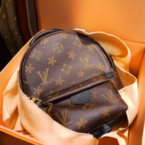 Hong Kong leather backpack 2021 new style shoulder bag fashion high sense portable mini small school bag womens bag