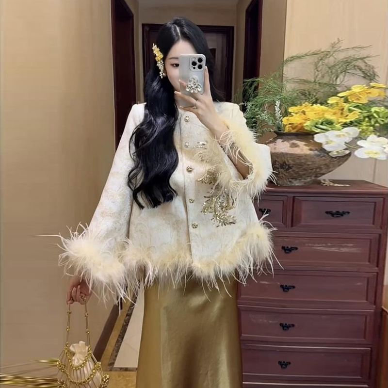 New Chinese Style High-End Light Luxury Ostrich Feather Cotton Coat for Women 2026 Winter Fashionable Versatile Cotton Jacket