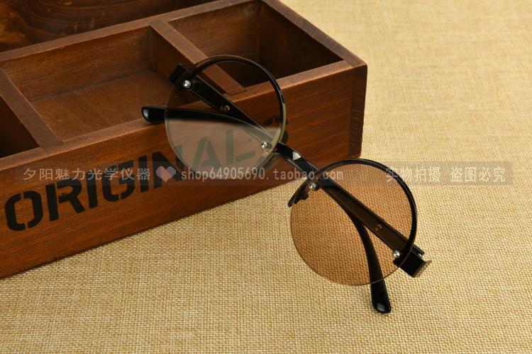 Kính đọc sách pha lê màu nâu đen gương phẳng retro tròn kính HD kính phẳng kính lens 1 ngày