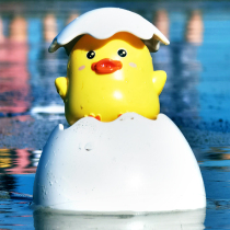 Baby shower water spray egg boy 0 Baby girl 1 water duck bath 3-year-old shaking sound with childrens toys