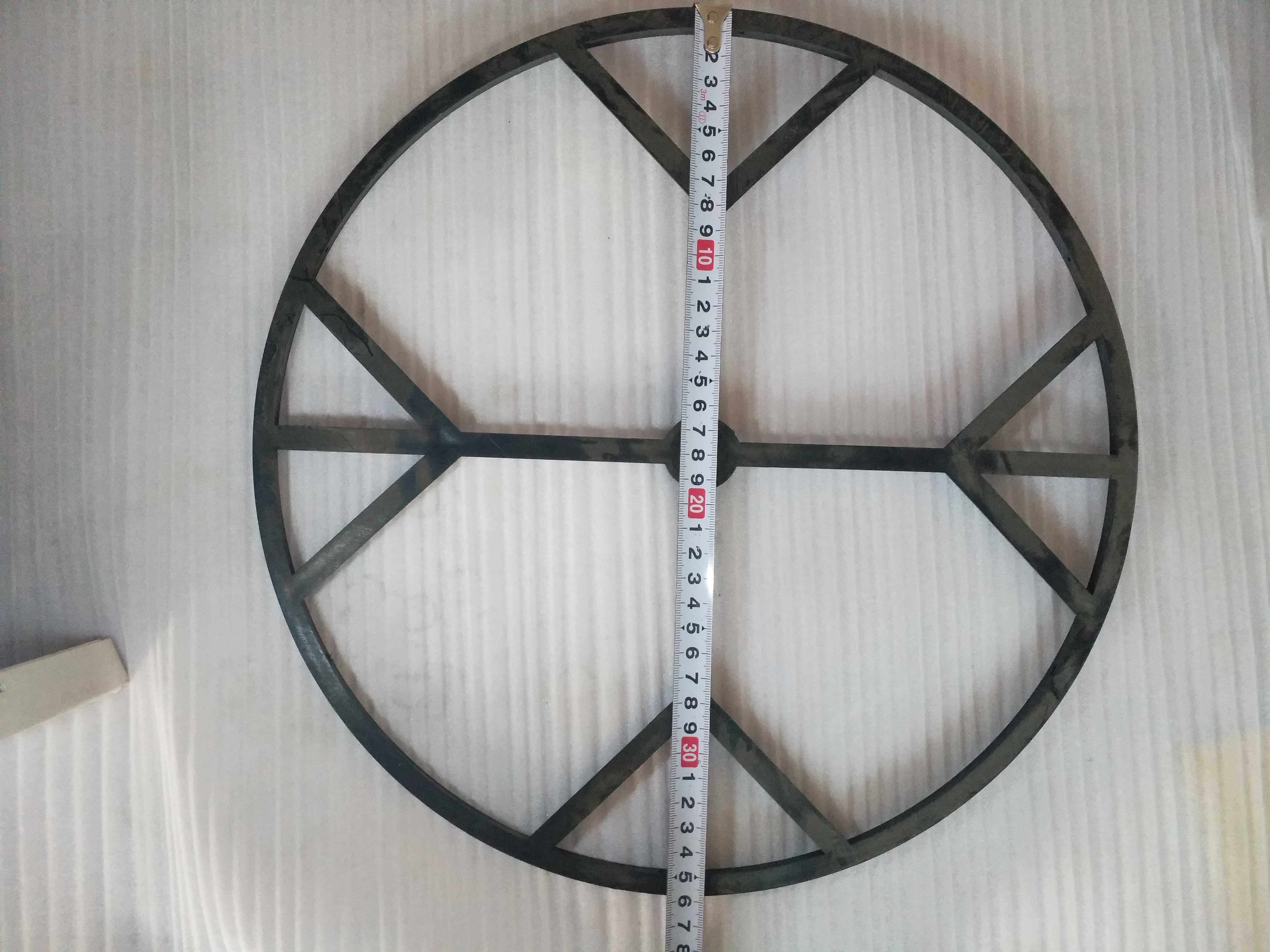 The beauty hair turns to the light circle.