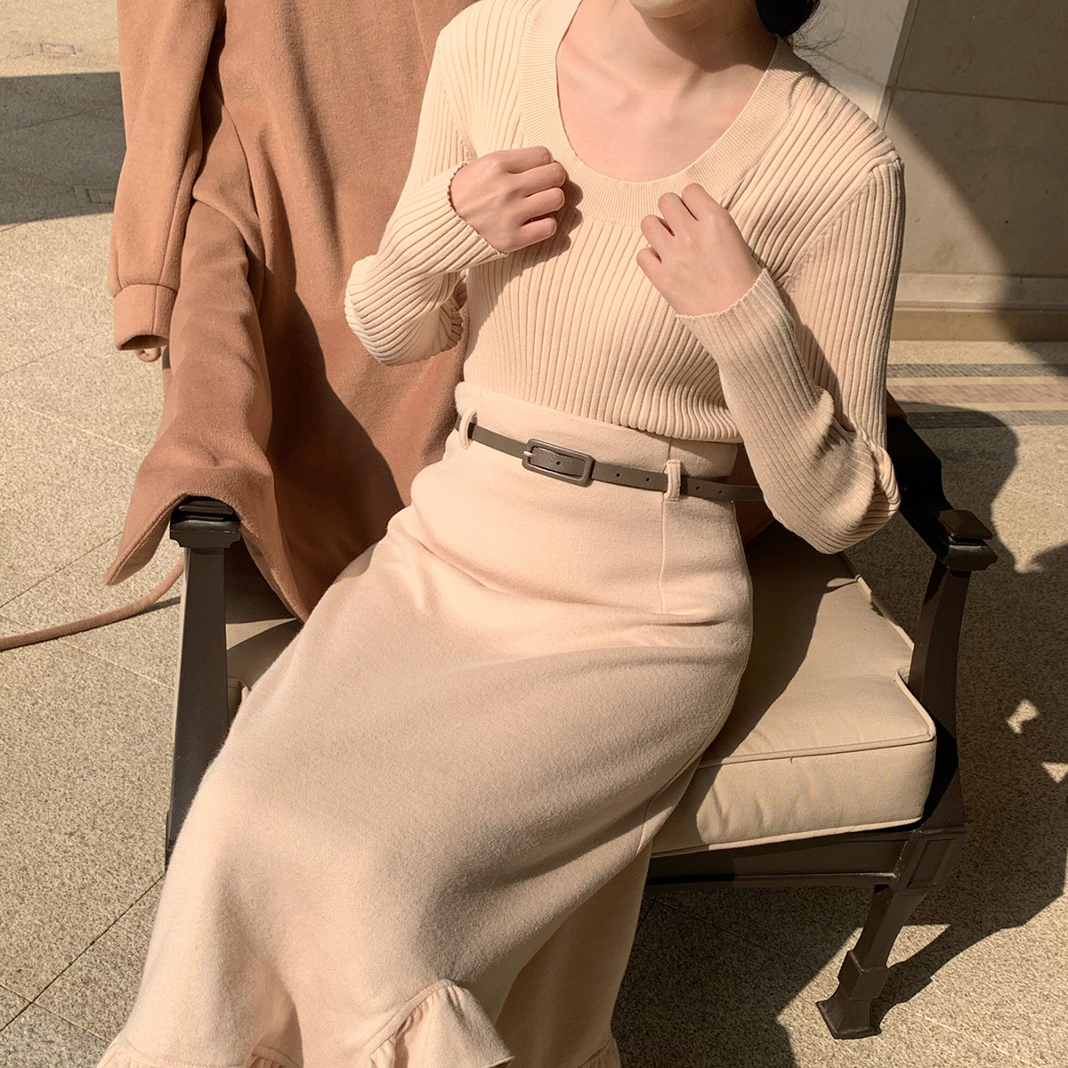 SYT hands BI into round collar elastic body crater textured knitwear women 2022 new spring long sleeves 100 hitchhiking