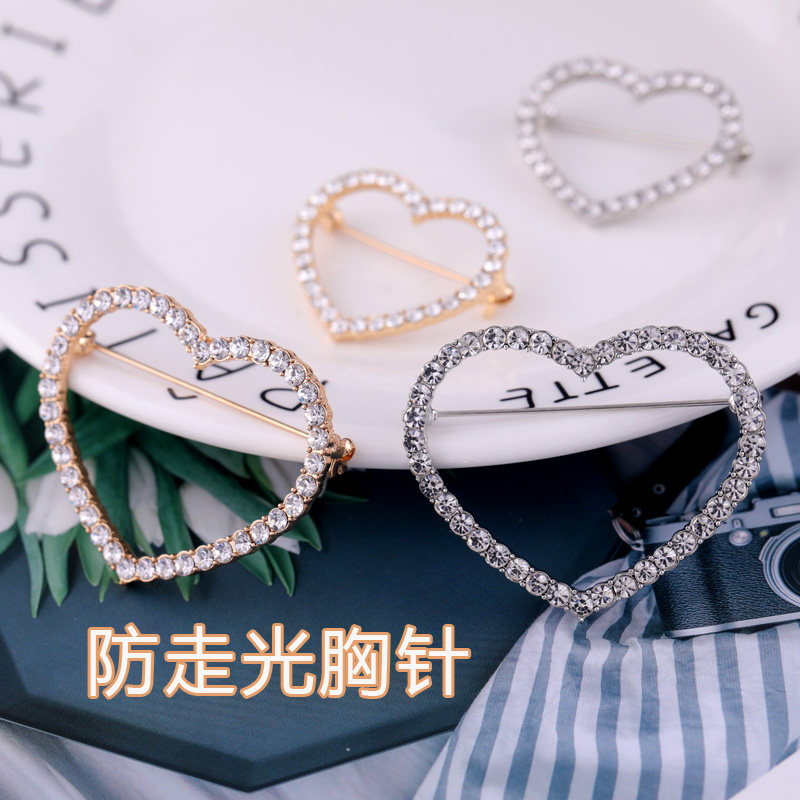 Korean version of love brooch wild jacket pin cardigan sweater corsage female shawl buckle Simple large pin accessory buckle