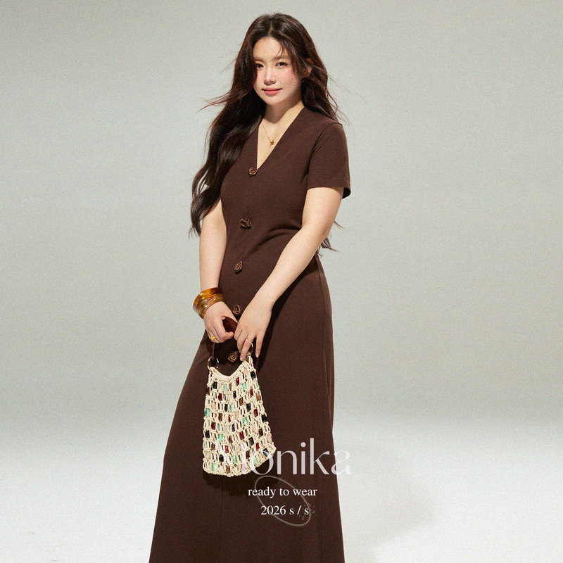 Plus-Size Women's Clothing, Mature Style, V-Neck, Short-Sleeved, Single-Breasted Dress, Slimming Waist, Elegant Long Dress, Coffee Color Plus-Size Women's Clothing, Mature Style, V-Neck, Short-Sleeved, Single-Breasted Dress, Slimming Waist, Elegant Long Dress, Coffee Color