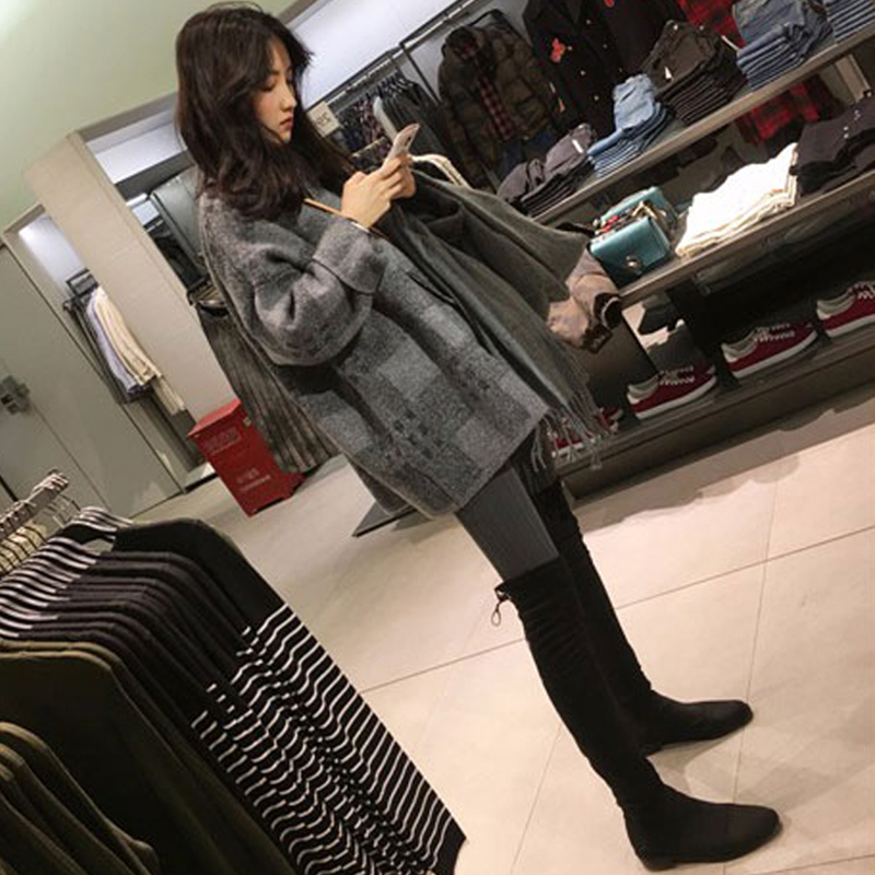 Knit Cardiovert 2022 Autumn Winter New 100 Hitch Loose Retro Plaid Fur Coats Woman Medium Long version Temperament Slim