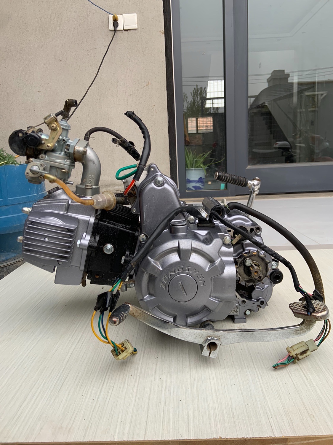 Second hand original installed Shenzhenshen three-wheeled locomotive 110 engine