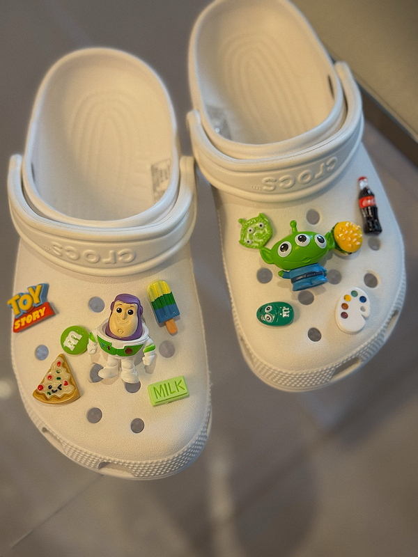 Buzz Lightyear Crocs Shoe Charms and Decorations Suitable for Crocs Cartoon Decoration