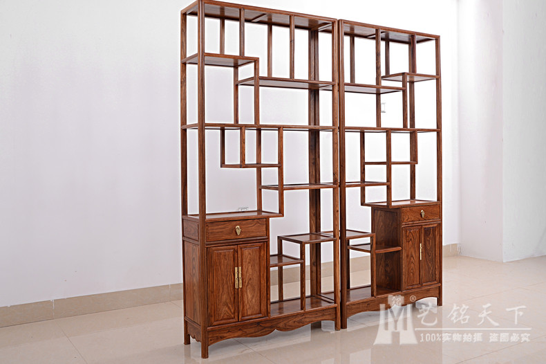 ����������ʽ��ʽ�¹�ʵľ�౦�� J-11201