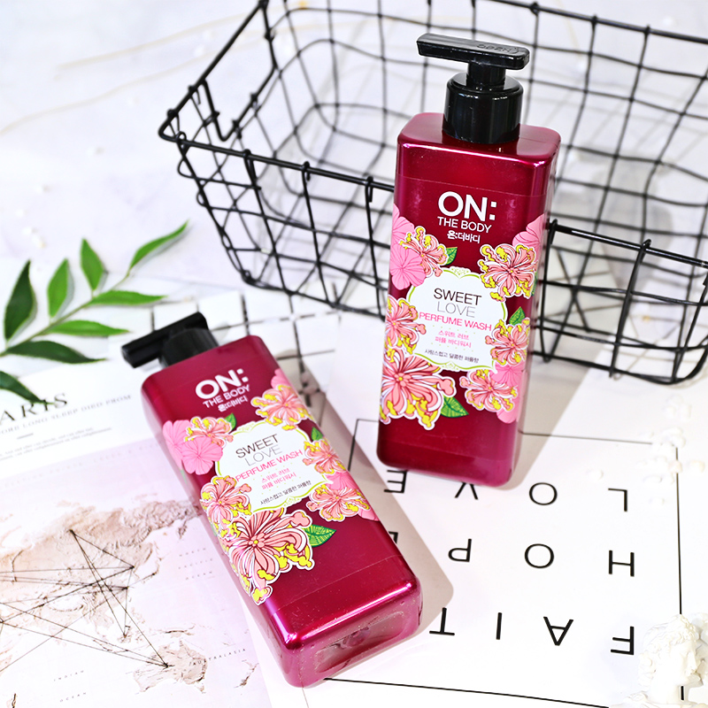 pink perfume shower gel