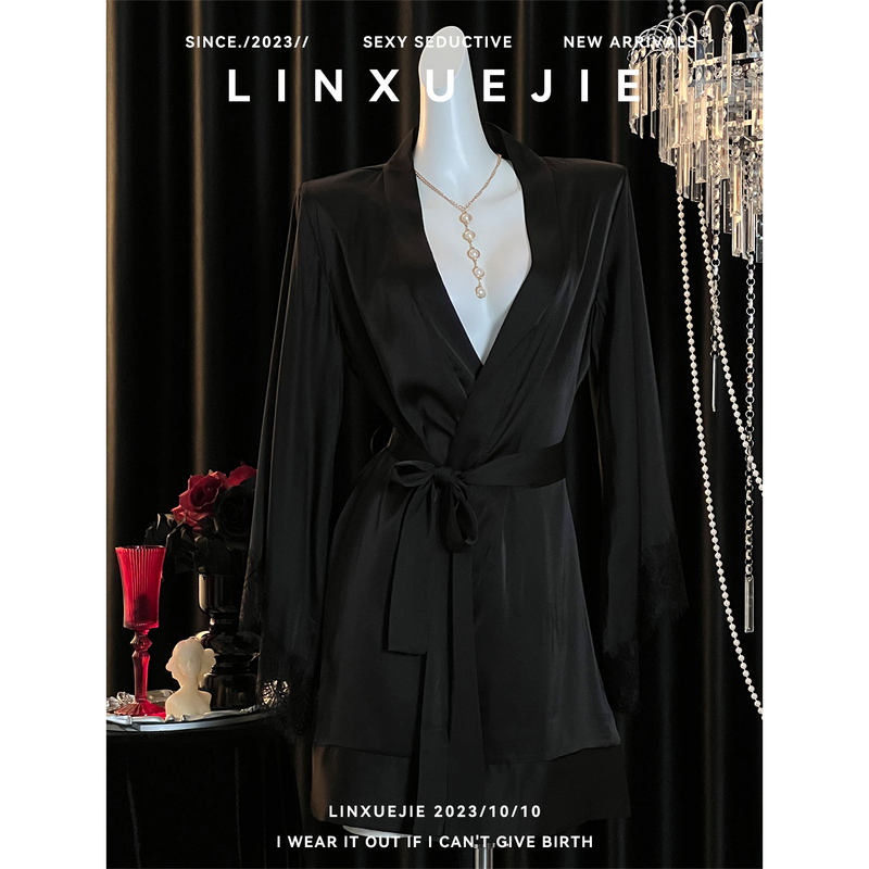 Sister Lin~ High-End Pure and Alluring Ice Silk Comfortable Home Pajamas, Feminine and Seductive, Suitable for Dates, Loose-Fitting Robe