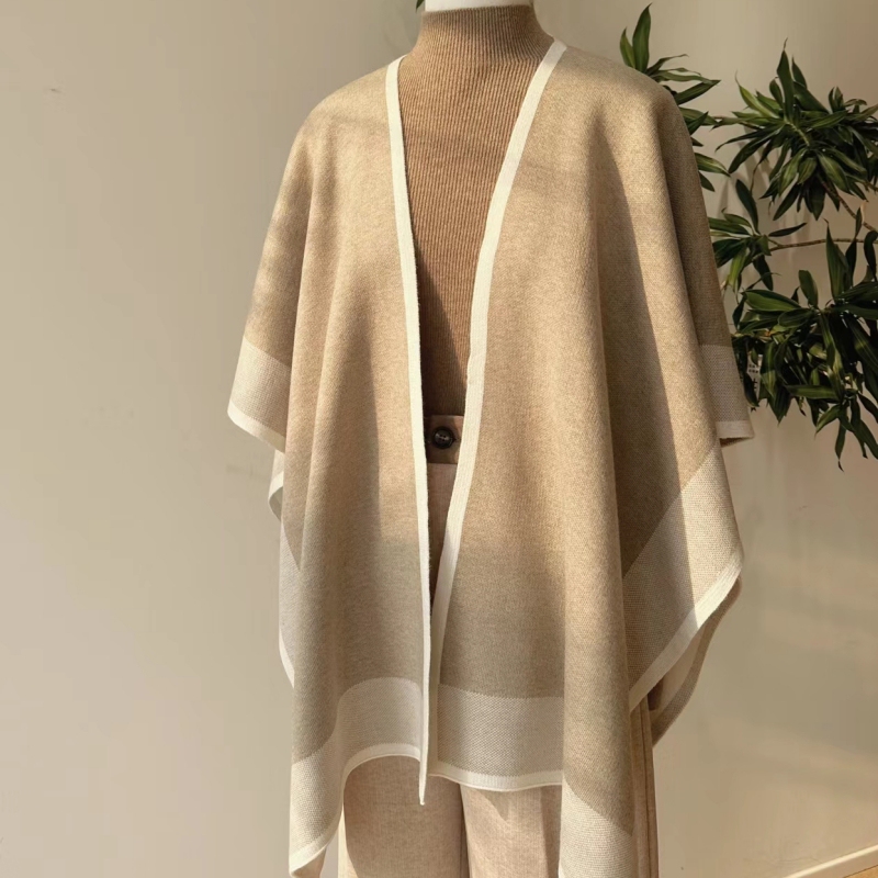 2026 Spring New Elegant Knitted Wool Cape High-End Shawl Coat Loose Color-Blocking Stylish Outerwear Cardigan