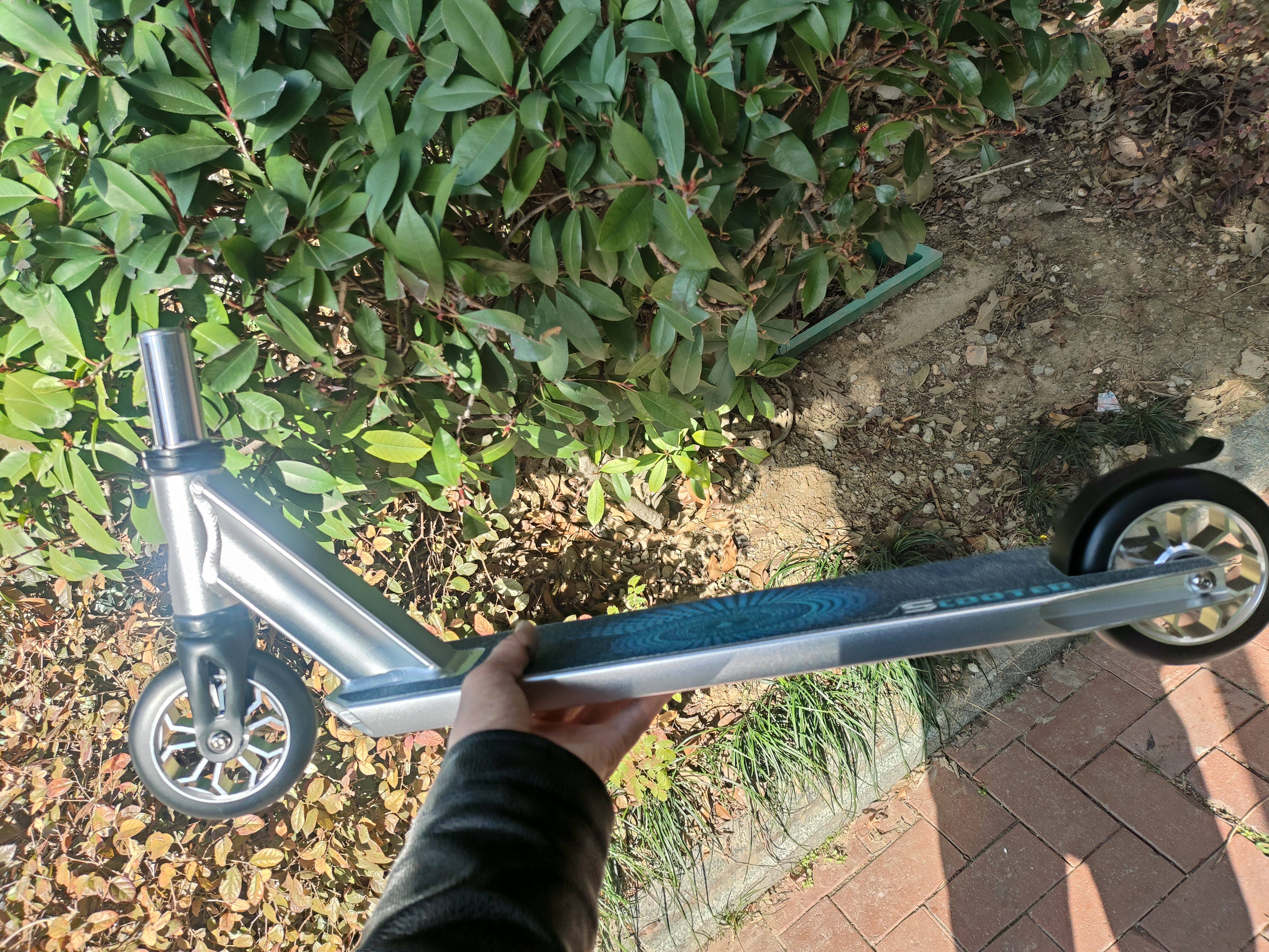 Самокат 特技滑板车专业极限运动人物街头青年学生成人两轮校园滑板车