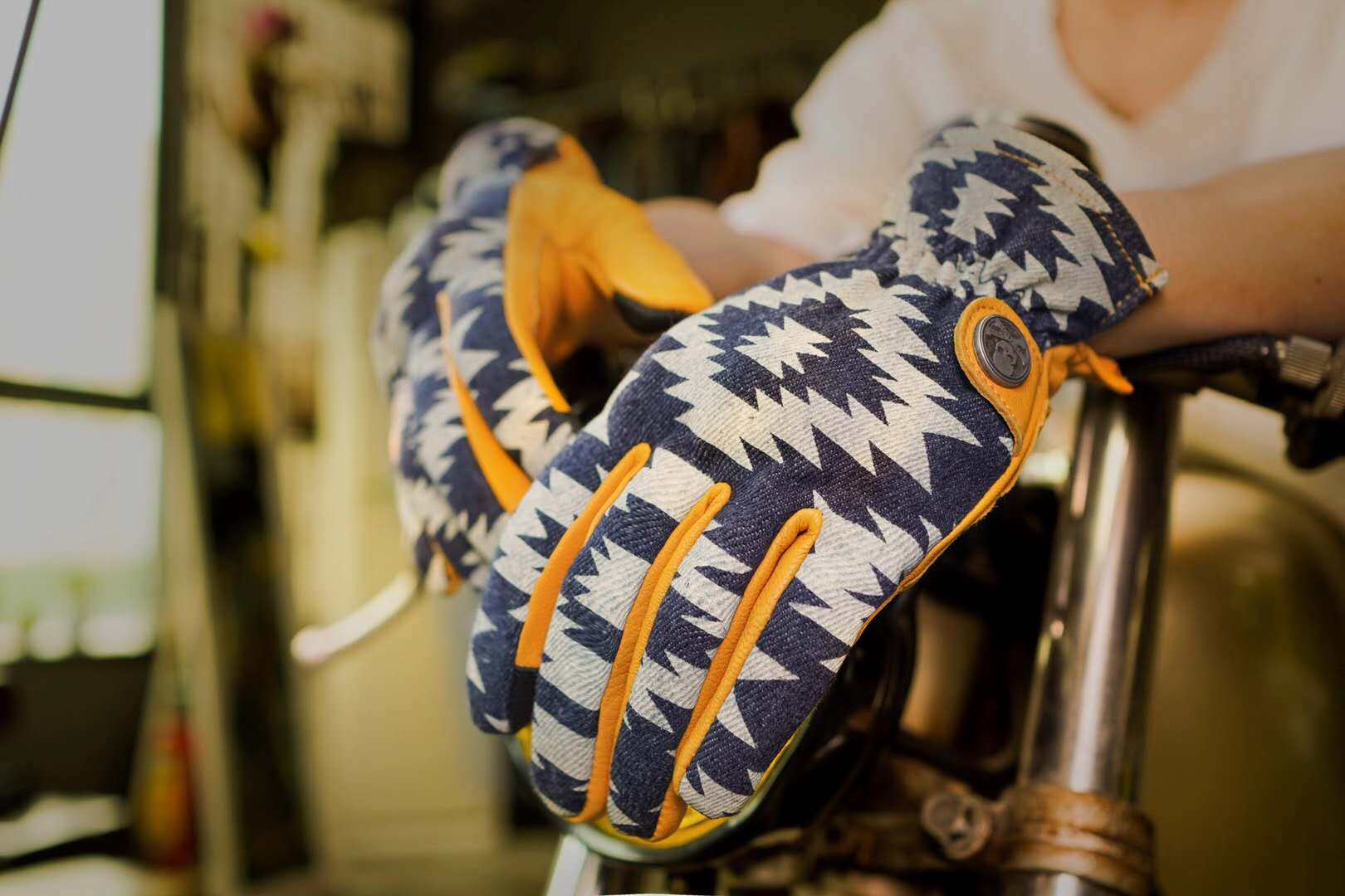 New uglyBROS Harley Indian Triumph vespa locomotive touch screen sheepskin full finger retro gloves