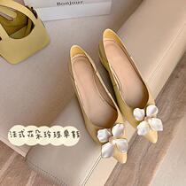 Evening wind gentle shoes low-heeled flat shoes womens soft-bottomed French flower leather bridesmaid shoes engagement fairy light yellow