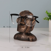 Каменная статуя медь