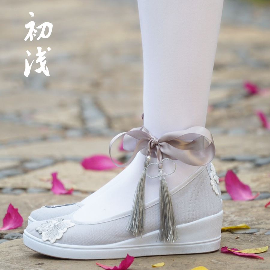 Phong cách cổ xưa của Bắc Kinh với đôi giày Hanfu cải tiến đế phẳng nêm thêu vải khiêu vũ giày trang phục sinh viên buộc - Plimsolls giầy lining nữ