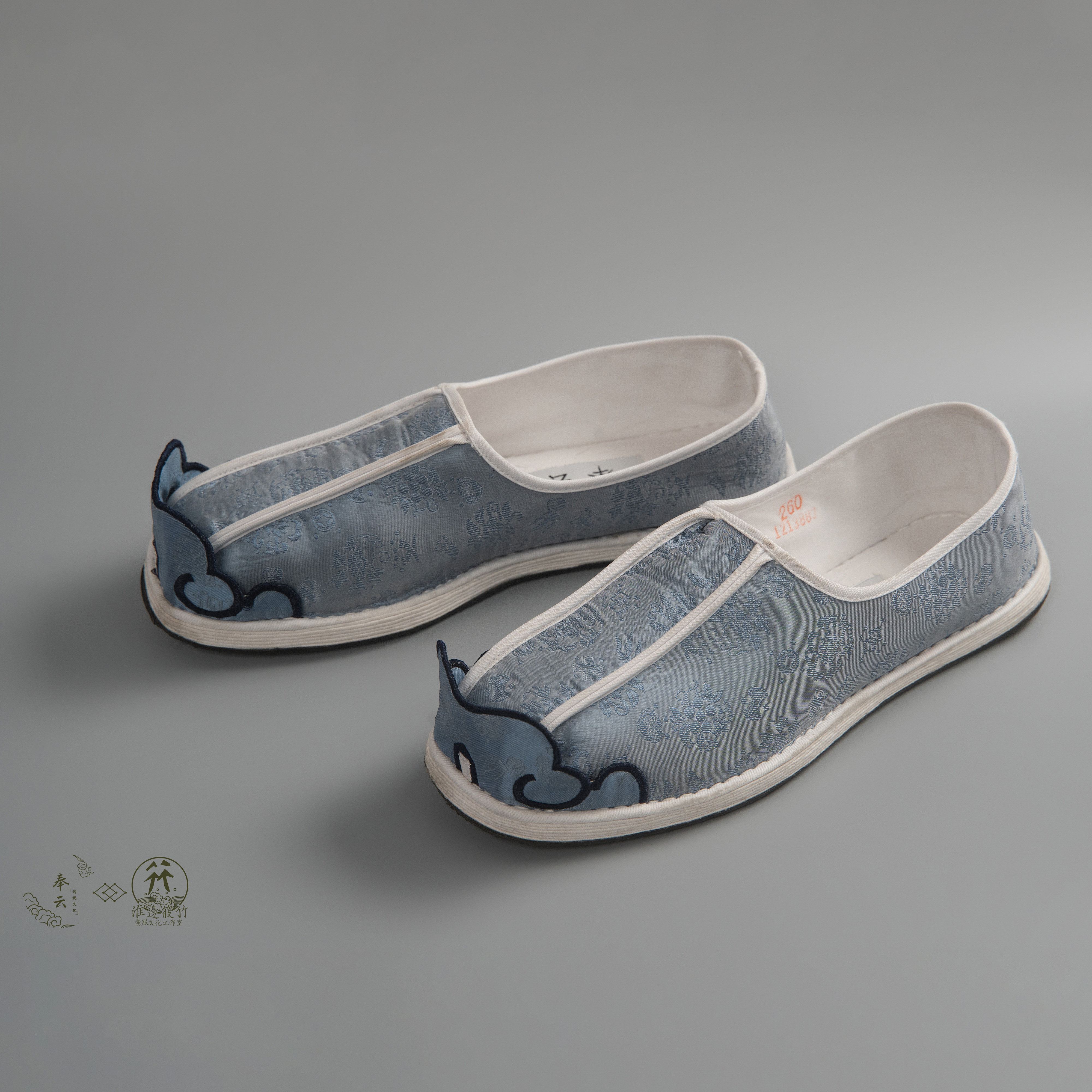 千年华韵再现：现代汉服翘头履的新风尚-汉服鞋-淘宝百科网