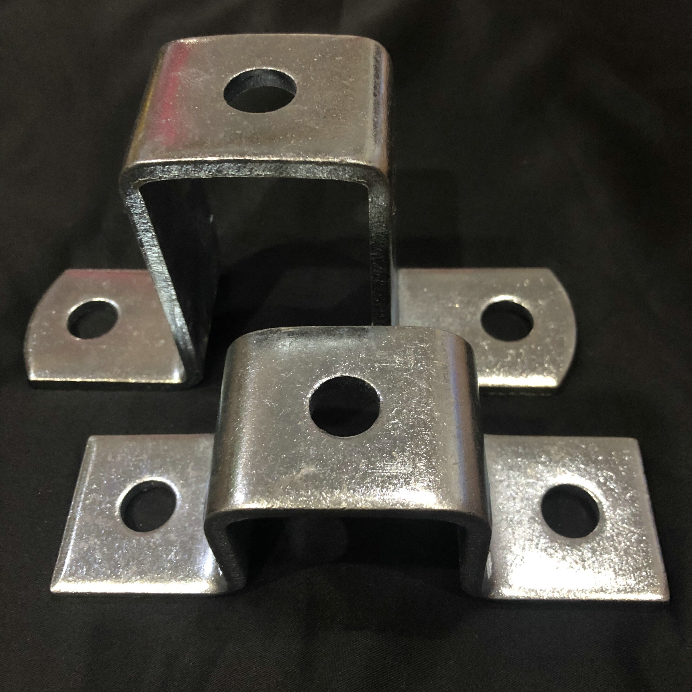 Galvanized C-shaped steel accessories 41 horse riding card thickened pipeline special anti-seismic cross connection cross saddle card direct sales