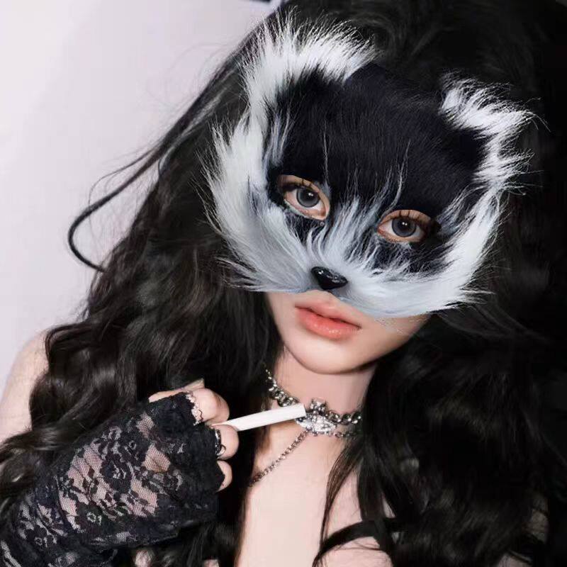 Halloween plush fox mask for female cosplayers, sexy and mysterious half-covered ball face mask, cat face eye mask, love props