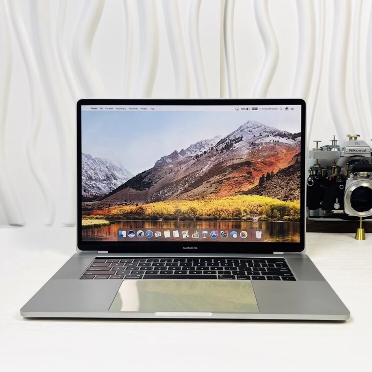 Laptop Model MacBook Pro 15inch Artificial Replica for Showroom Props and Decorations Apple