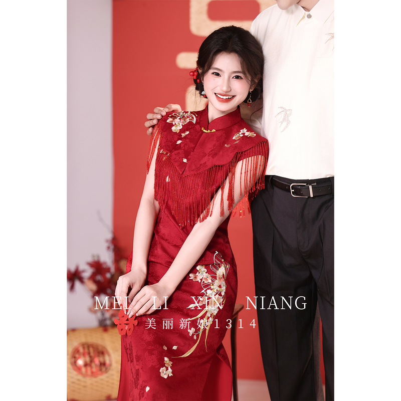 Red Wedding Bride's Toast Dress 2026 New Style Tassel Cloud Shoulder Embroidered Cheongsam Elegant Slimming Engagement Dress for Women Red Wedding Bride's Toast Dress 2026 New Style Tassel Cloud Shoulder Embroidered Cheongsam Elegant Slimming Engagement Dress for Women