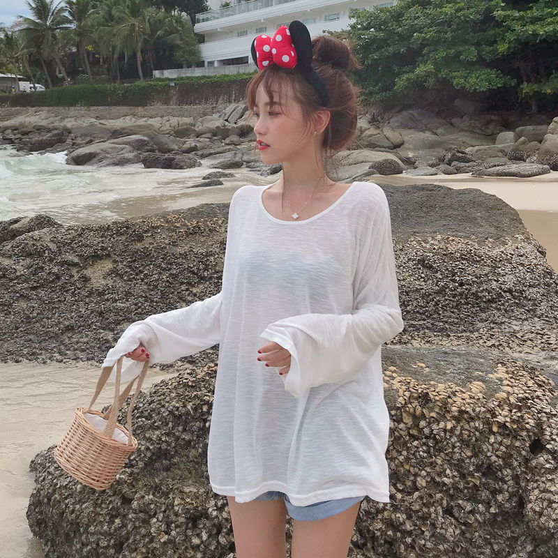 Seaside resort thin bikini swimsuit can be put on a pullover shirt women's beach sunscreen coat