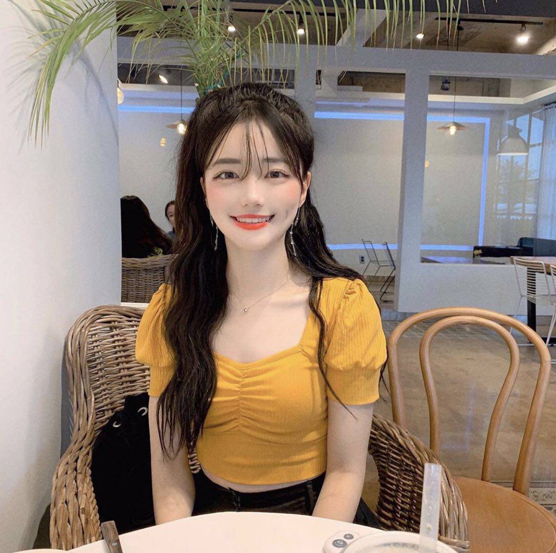 Summer dress 2022 new Korean chic retro square collar method Dew Lock Bone Short Sleeve T-shirt Short port Taste Blouse