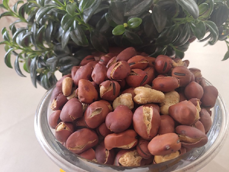 Crumb broad beans soybeans original and salty 2 kinds of traditional technology without addition 250 grams from 3 bags