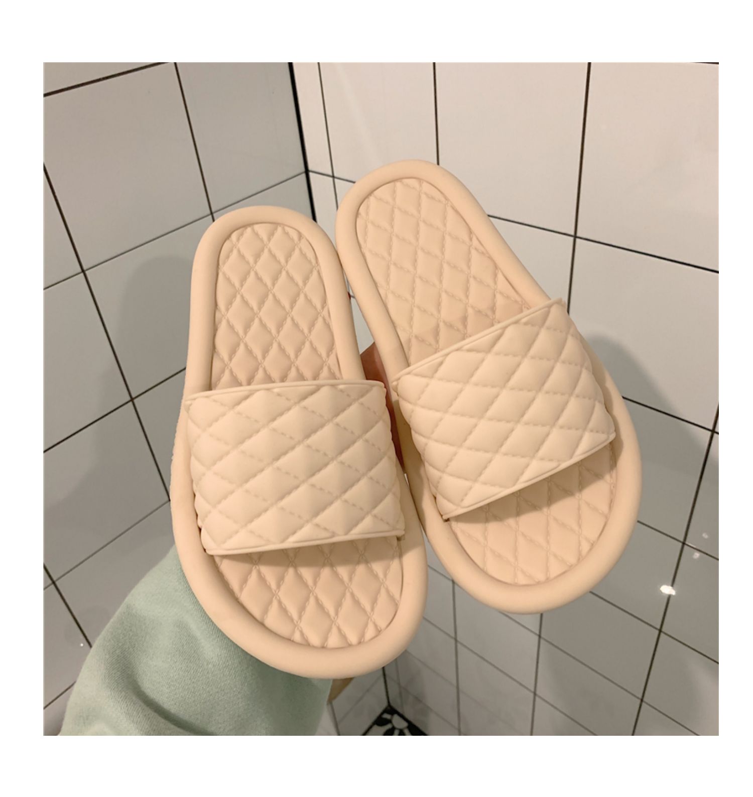 Women's Fashion Plaid Round Toe Slides Slippers display picture 4