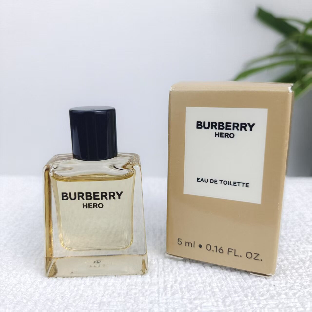 雨后花园般的清新力量，BURBERRY HERO骏勇之心男士淡香水Q香5ML，治愈