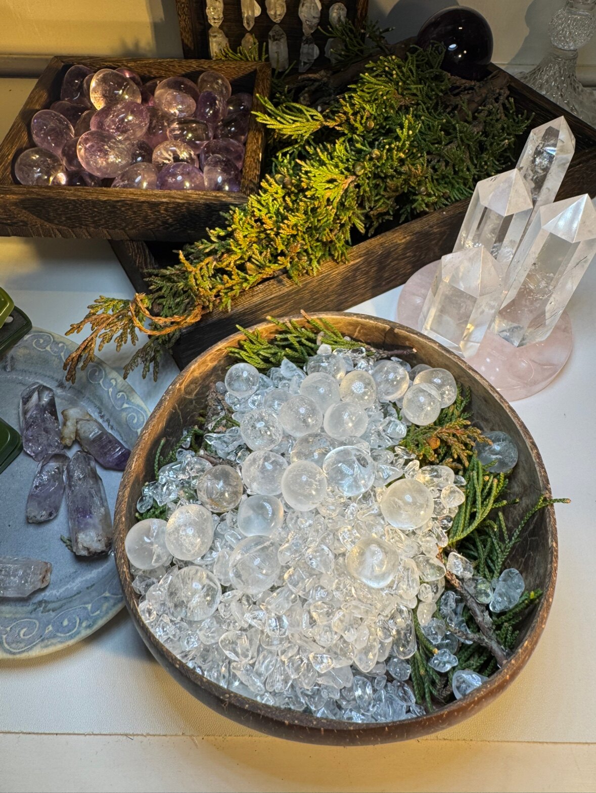 草莓水晶杂货店的LOGO