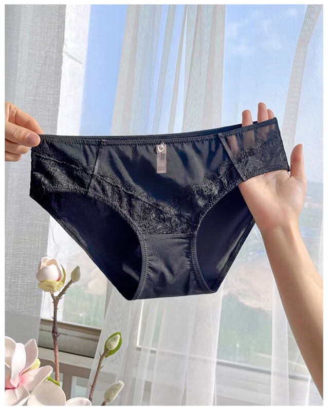 2026 New Lace Panties for Women, Low-Waist, Sexy, Antibacterial, Cotton Crotch, Lightweight, Breathable, Japanese Style, Pure Desire Triangle Panties