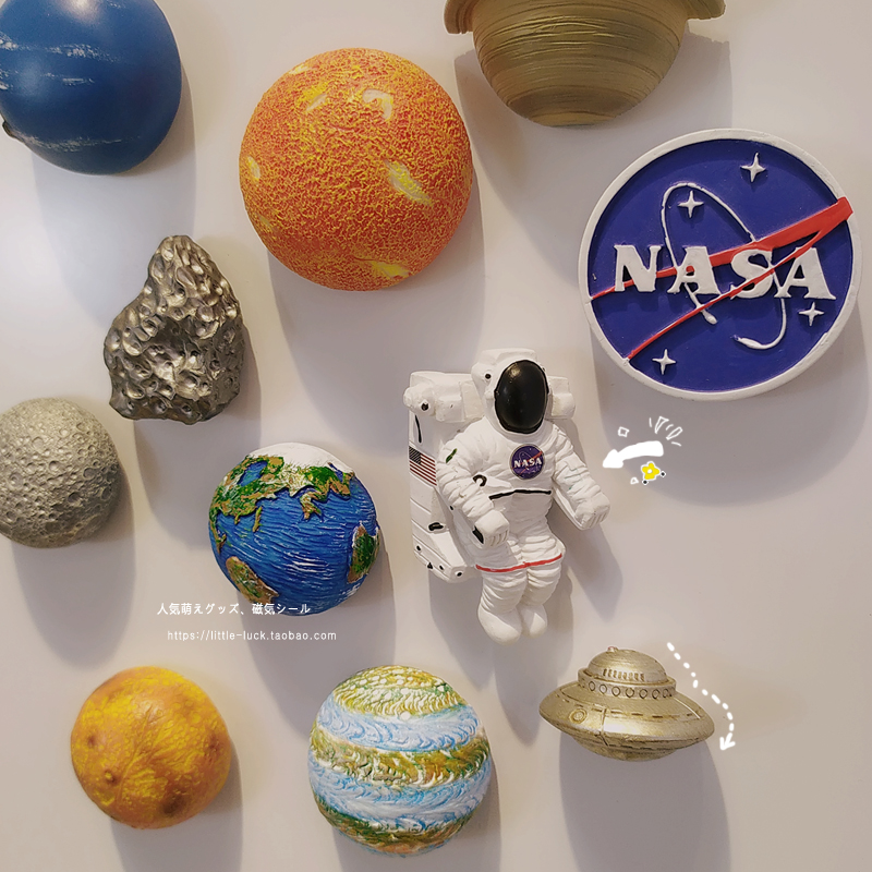 Creative three-dimensional planet astronaut resin refrigerator stickers magnetic stickers children's early education magnet refrigerator door decoration message stickers