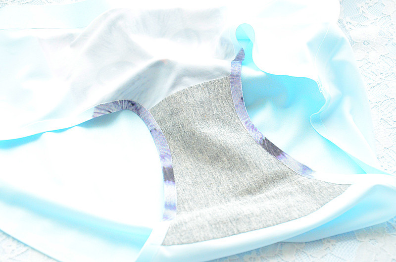 Slip jeunesse sexy en soie Ice - Ref 653876 Image 7